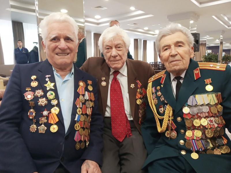 Слева направо: Александр Сергеевич Поляков, Рудольф Петрович Пароев, Николай Андреевич Зинченко